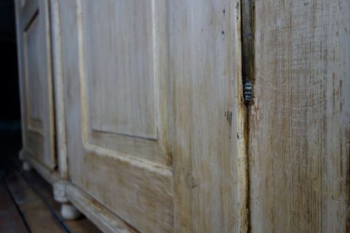 A LARGE 19TH CENTURY CONTINENTAL ARMOIRE WARDROBE - ADDITIONAL PHOTO 5
