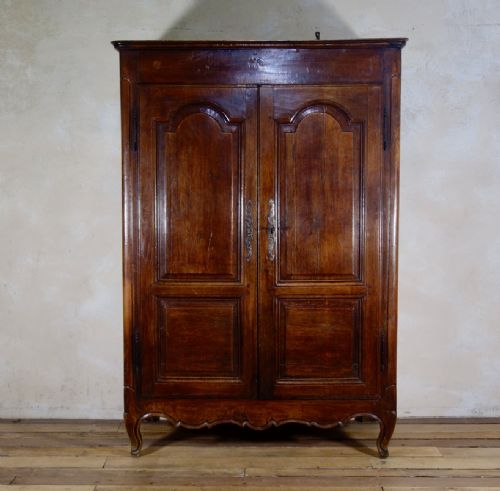 a small 18th century french provincial oak armoire wardrobe cupboard - CATEGORY: ANTIQUE CUPBOARDS - DATED 18TH CENTURY