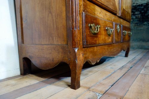 AN 18TH CENTURY FRENCH WALNUT ARMOIRE WARDROBE - ADDITIONAL PHOTO 7