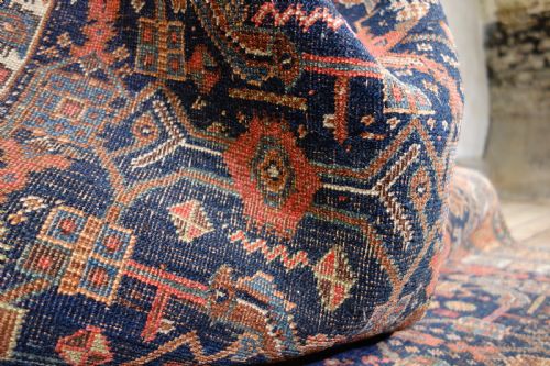 A NORTH WEST PERSIAN RUG - ADDITIONAL PHOTO 4