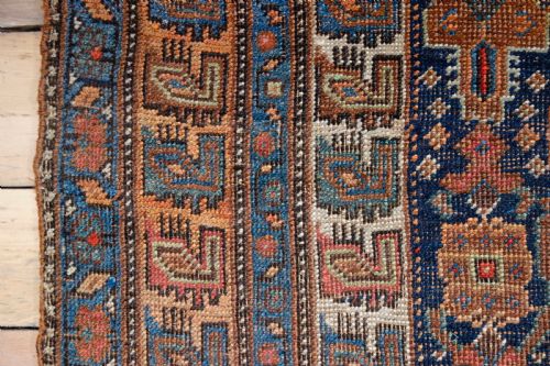 A NORTH WEST PERSIAN RUG - ADDITIONAL PHOTO 11