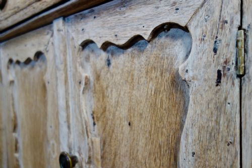 A TALL 18TH CENTURY DUTCH BLEACHED OAK BOMBE SECRTAIRE CABINET - ADDITIONAL PHOTO 3