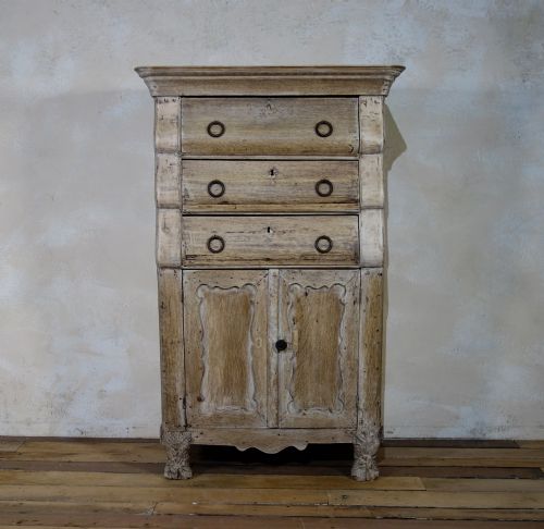 A TALL 18TH CENTURY DUTCH BLEACHED OAK BOMBE SECRTAIRE CABINET - ADDITIONAL PHOTO 7