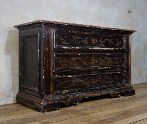 a large scale italian 20th century painted commode chest of drawers - CATEGORY: ANTIQUE CHEST OF DRAWERS - DATED 1920