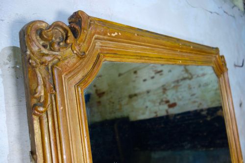 A LARGE 19TH CENTURY FRENCH GILTWOOD WALL FLOOR MIRROR - ADDITIONAL PHOTO 12