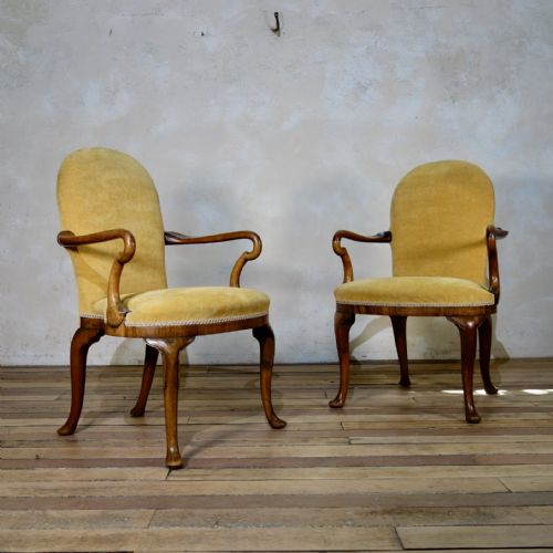 A PAIR OF ANTIQUE YELLOW UPHOLSTERED GEORGE I STYLE ARMCHAIRS - ADDITIONAL PHOTO 12