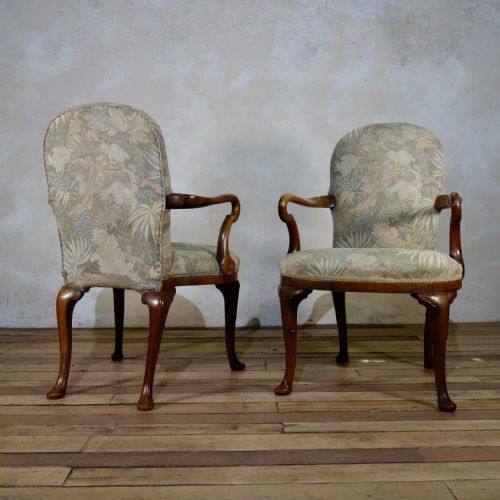 A PAIR OF ANTIQUE TAPESTRY UPHOLSTERED GEORGE I STYLE SHEPHERD CROOK ARMCHAIR - ADDITIONAL PHOTO 3