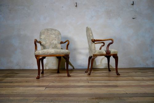A PAIR OF ANTIQUE TAPESTRY UPHOLSTERED GEORGE I STYLE SHEPHERD CROOK ARMCHAIR - ADDITIONAL PHOTO 10