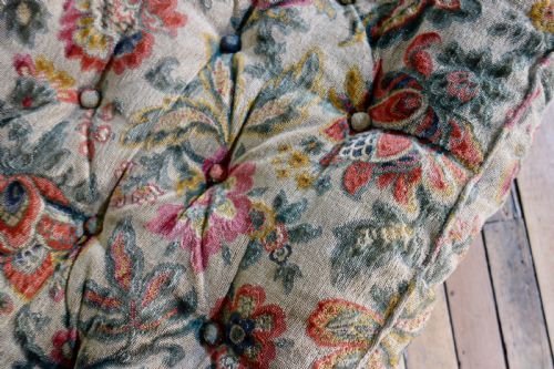 A LARGE 18TH CENTURY FRENCH CHAISE LONGUE DAY BED - ADDITIONAL PHOTO 2