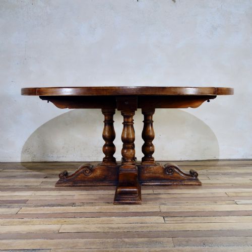 A LARGE PROVINCIAL 20TH CENT CONTINENTAL WALNUT CENTER DINING TABLE ROUND - ADDITIONAL PHOTO 1