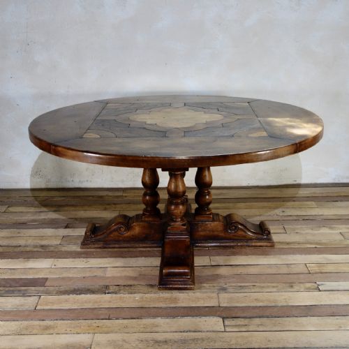 A LARGE PROVINCIAL 20TH CENT CONTINENTAL WALNUT CENTER DINING TABLE ROUND - ADDITIONAL PHOTO 10