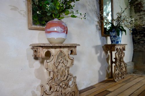 A CHARMING NEAR PAIR OF BLEACHED OAK CONTINENTAL CONSOLE TABLES WITH PIER MIRRORS - ADDITIONAL PHOTO 11