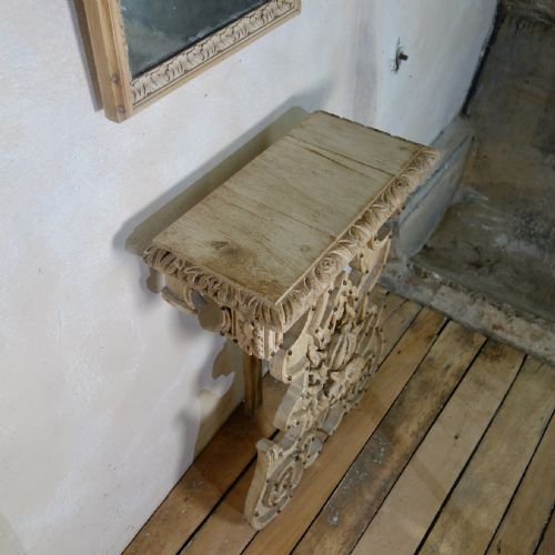 A CHARMING NEAR PAIR OF BLEACHED OAK CONTINENTAL CONSOLE TABLES WITH PIER MIRRORS - ADDITIONAL PHOTO 14