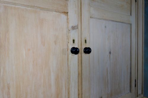 AN ANTIQUE 19TH CENTURY BLEACHED HOUSEKEEPERS CUPBOARD DRAWERS - ADDITIONAL PHOTO 12