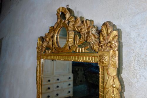 A LARGE FRENCH LOUIS XVI GILTWOOD MIRROR WALL OVERMANTEL - ADDITIONAL PHOTO 1