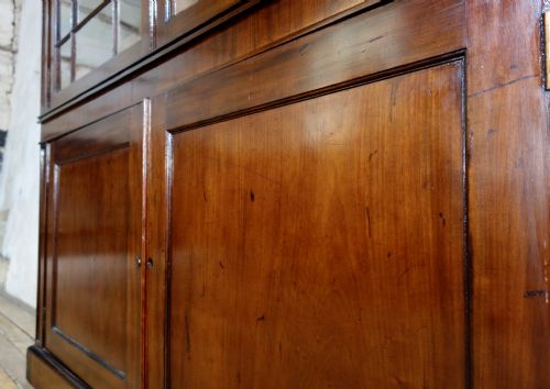 A LARGE NARROW THIN GEORGIAN MAHOGANY GLAZED BOOKCASE - ADDITIONAL PHOTO 6