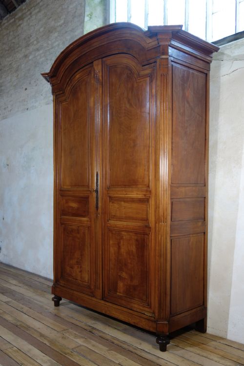 AN EXTREMELY LARGE FRENCH 18TH CENTURY LOUIS XVI WALNUT ARMOIRE WARDROBE CUPBOARD - ADDITIONAL PHOTO 3