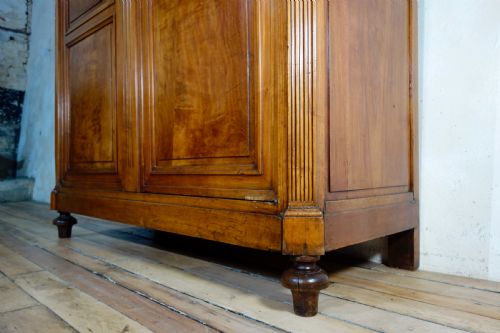 AN EXTREMELY LARGE FRENCH 18TH CENTURY LOUIS XVI WALNUT ARMOIRE WARDROBE CUPBOARD - ADDITIONAL PHOTO 10