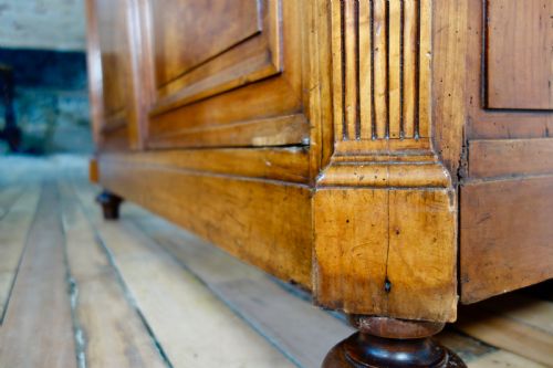 AN EXTREMELY LARGE FRENCH 18TH CENTURY LOUIS XVI WALNUT ARMOIRE WARDROBE CUPBOARD - ADDITIONAL PHOTO 11
