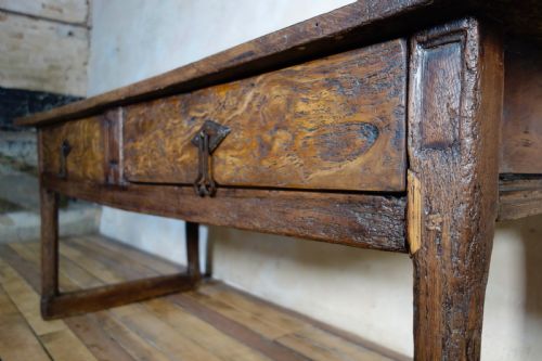 A LARGE 17TH CENTURY SPANISH CHESTNUT SERVING IBERIAN TABLE - ADDITIONAL PHOTO 7