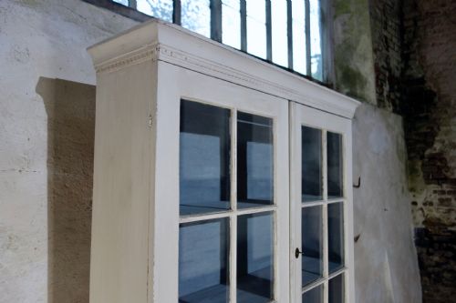 18TH CENTURY PAINTED GUSTAVIAN SWEDISH BUREAUX GLAZED BOOKCASE WHITE - ADDITIONAL PHOTO 1