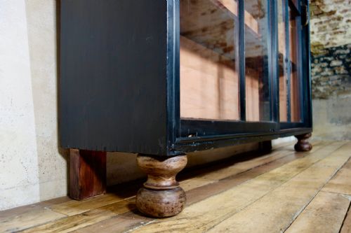 A 19TH CENTURY EBONISED GLAZED SLIDING DOOR APOTHECARY CABINET KITCHEN PAINTED - ADDITIONAL PHOTO 1