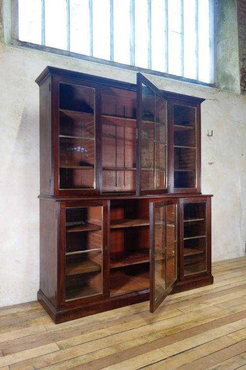 A REGENCY MAHOGANY GLAZED LIBRARY BOOKCASE PARCELGILT - ADDITIONAL PHOTO 14