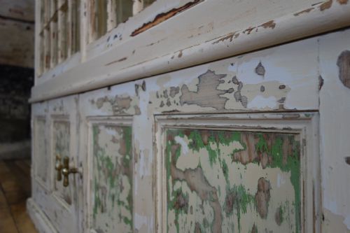 A LARGE 19TH CENTURY PAINTED GLAZED BOOKCASE CABINET - ADDITIONAL PHOTO 7