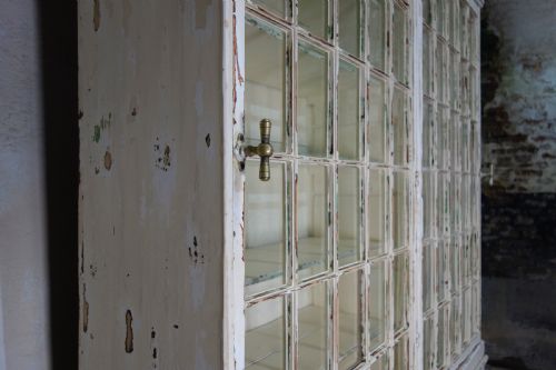 A LARGE 19TH CENTURY PAINTED GLAZED BOOKCASE CABINET - ADDITIONAL PHOTO 11