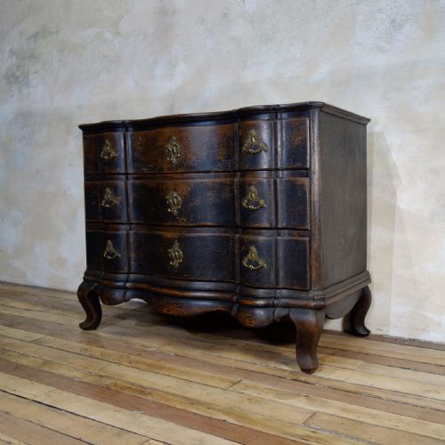A LARGE 18TH CENTURY DANISH BAROQUE EBONISED COMMODE - ADDITIONAL PHOTO 3