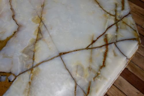 A 19TH CENTURY BLEACHED OAK OCTAGONAL SIDE TABLE ONYX TOP - ADDITIONAL PHOTO 6