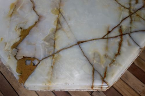 A 19TH CENTURY BLEACHED OAK OCTAGONAL SIDE TABLE ONYX TOP - ADDITIONAL PHOTO 7