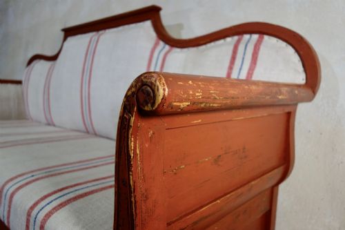 19TH CENTURY PAINTED GUSTAVIAN SOFA IN ORIGINAL FALU RED PAINT - ADDITIONAL PHOTO 2