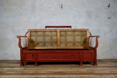 19TH CENTURY PAINTED GUSTAVIAN SOFA IN ORIGINAL FALU RED PAINT - ADDITIONAL PHOTO 6