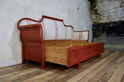19TH CENTURY PAINTED GUSTAVIAN SOFA IN ORIGINAL FALU RED PAINT - ADDITIONAL PHOTO 8