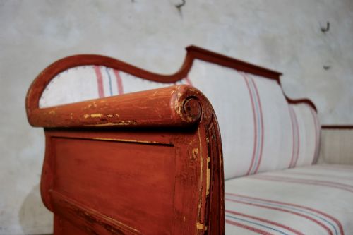 19TH CENTURY PAINTED GUSTAVIAN SOFA IN ORIGINAL FALU RED PAINT - ADDITIONAL PHOTO 9