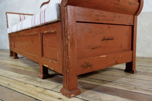 19TH CENTURY PAINTED GUSTAVIAN SOFA IN ORIGINAL FALU RED PAINT - ADDITIONAL PHOTO 12