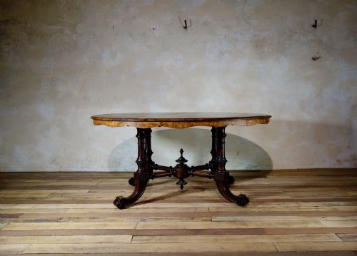 A 19TH CENTURY OVAL BURR WALNUT BREAKFAST DINING TABLE - ADDITIONAL PHOTO 1