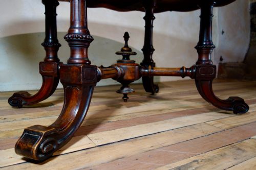 A 19TH CENTURY OVAL BURR WALNUT BREAKFAST DINING TABLE - ADDITIONAL PHOTO 3