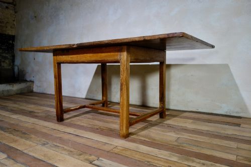 AN 18TH CENTURY FRENCH FRUITWOOD PROVINCIAL EXTENDING FARMHOUSE TABLE - ADDITIONAL PHOTO 7