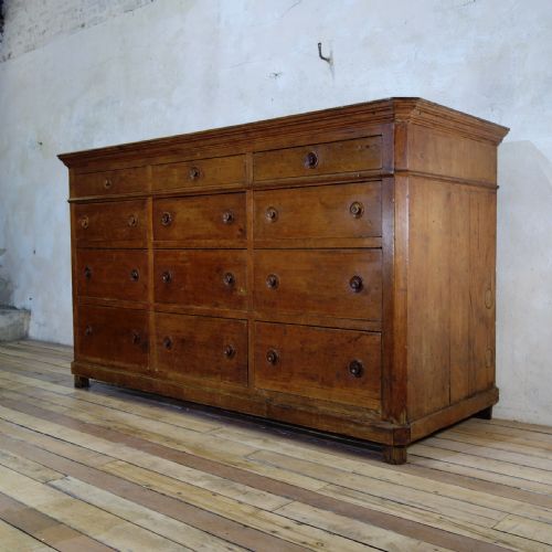 A MONUMENTAL 19TH CENTURY ITALIAN BANK OF DRAWERS SIDEBOARD - ADDITIONAL PHOTO 4