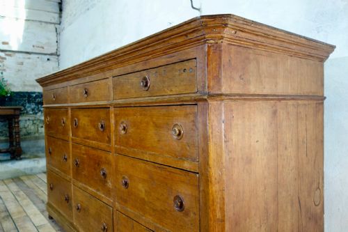 A MONUMENTAL 19TH CENTURY ITALIAN BANK OF DRAWERS SIDEBOARD - ADDITIONAL PHOTO 5