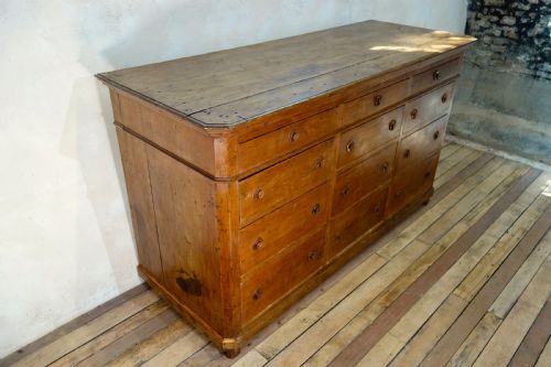A MONUMENTAL 19TH CENTURY ITALIAN BANK OF DRAWERS SIDEBOARD - ADDITIONAL PHOTO 18