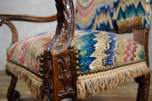 17TH CENTURY WALNUT OPEN ARMCHAIR NATIONAL TRUST IN POINTE D'HONGERIE NEEDLEWORK - ADDITIONAL PHOTO 9