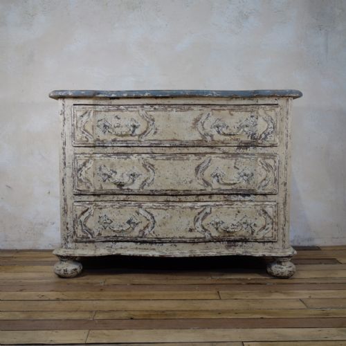an original painted french serpentine commode chest of drawers - CATEGORY: ANTIQUE CHEST OF DRAWERS - DATED 1920