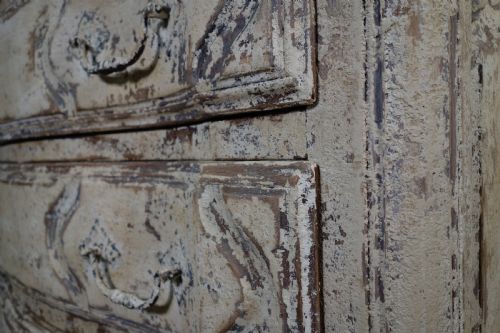 AN ORIGINAL PAINTED FRENCH SERPENTINE COMMODE CHEST OF DRAWERS - ADDITIONAL PHOTO 8