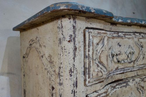 AN ORIGINAL PAINTED FRENCH SERPENTINE COMMODE CHEST OF DRAWERS - ADDITIONAL PHOTO 12