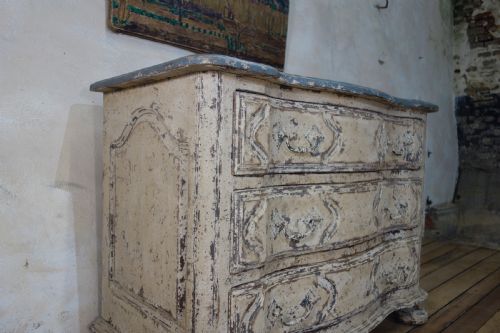 AN ORIGINAL PAINTED FRENCH SERPENTINE COMMODE CHEST OF DRAWERS - ADDITIONAL PHOTO 17