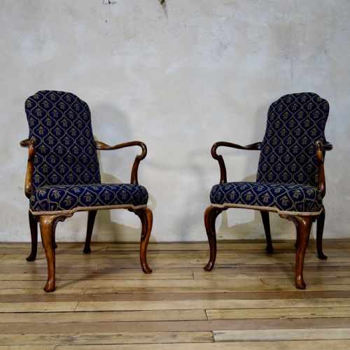 A PAIR OF EARLY 20TH CENTURY QUEEN ANNE UPHOLSTERED OPEN ARMCHAIRS SHEPHERD CROOK ARMS - ADDITIONAL PHOTO 12