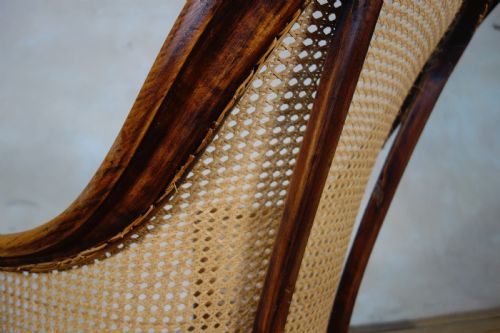 A REGENCY 19TH CENTURY CANED BERGERE LIBRARY TUB CHAIR GILLOWS MANNER - ADDITIONAL PHOTO 6